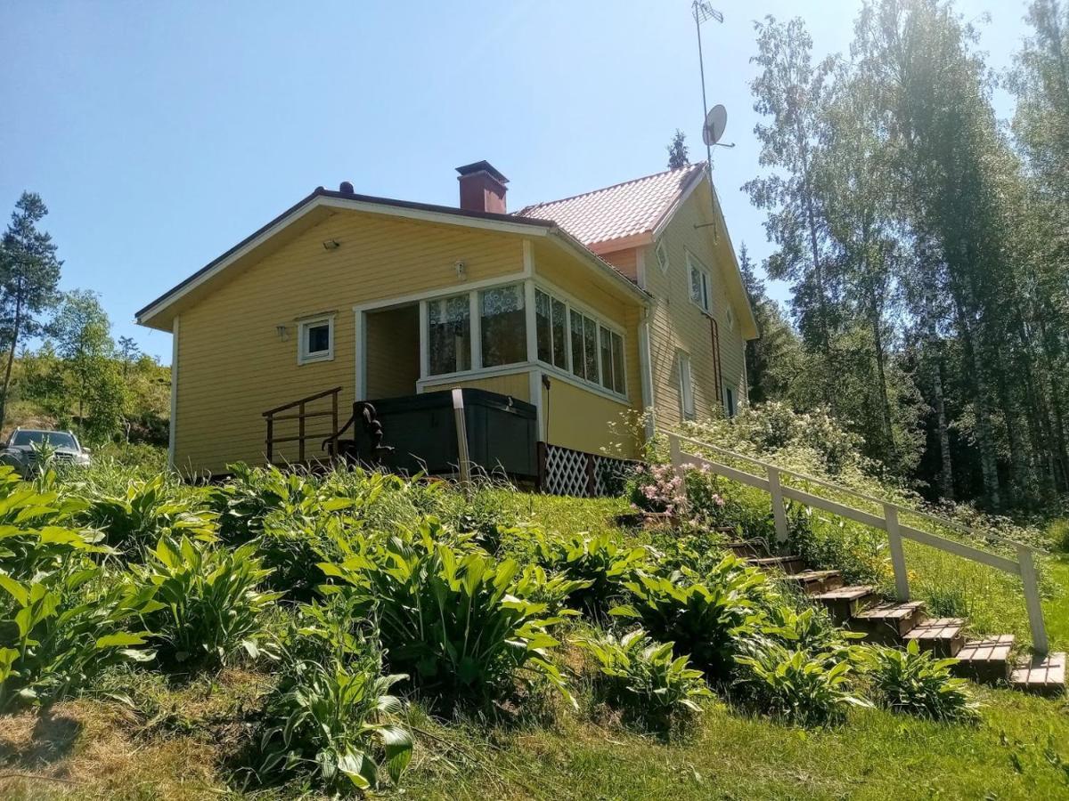 Jacuzzi Niemelae Villa Melkoniemi Exterior photo
